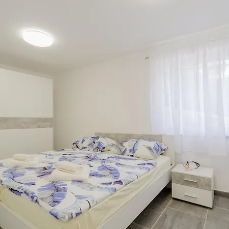 Linda Kucica 1 Crikvenica